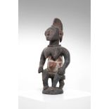 Arte africana Female earthenware figure, Igala (?)Nigeria.