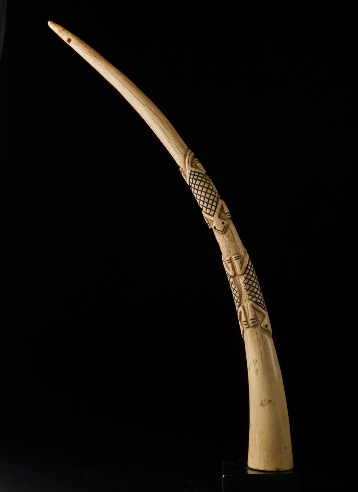 Arte africana Ceremonial horn, Igala (?)Nigeria. - Image 2 of 4