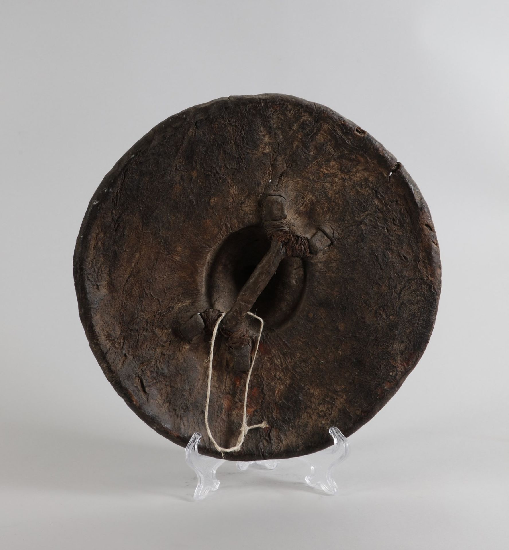 Arte africana Round shieldEthiopia, 19th century. - Image 2 of 2