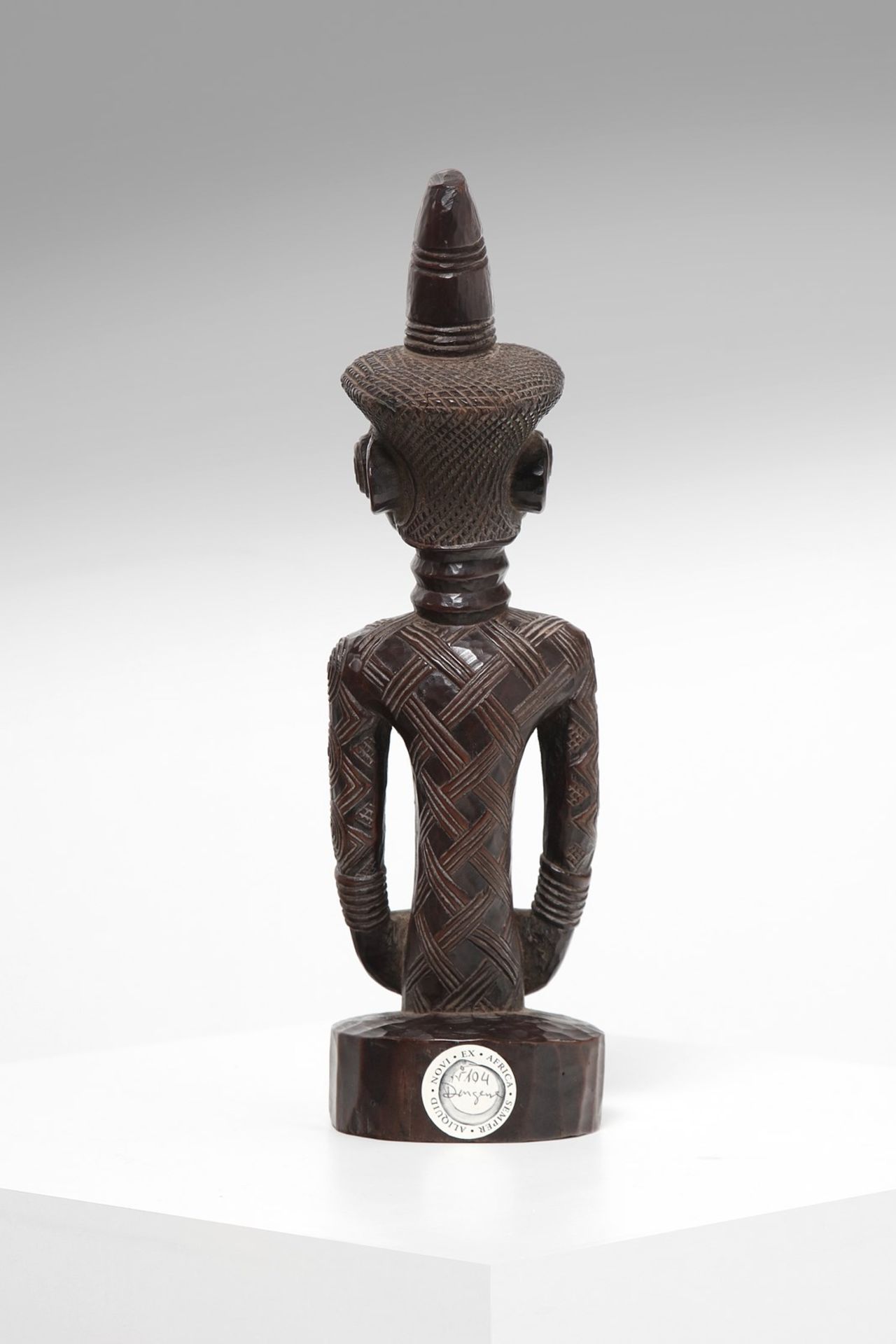 Arte africana Male figure, NdengeseDem. Rep. Congo. - Image 2 of 2