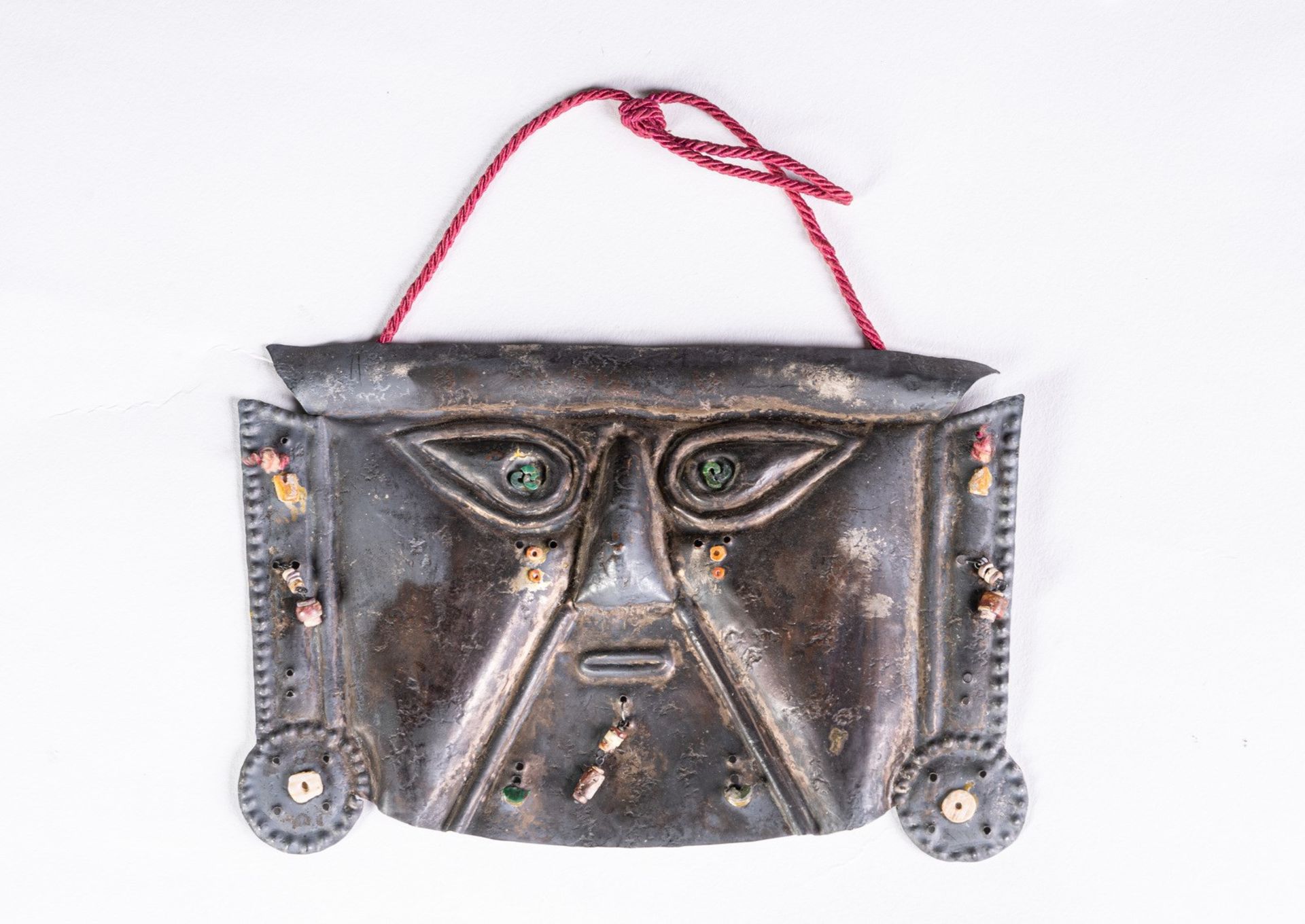 Arte delle Americhe Silver repoussè maskPeru, 19th century or earlier.