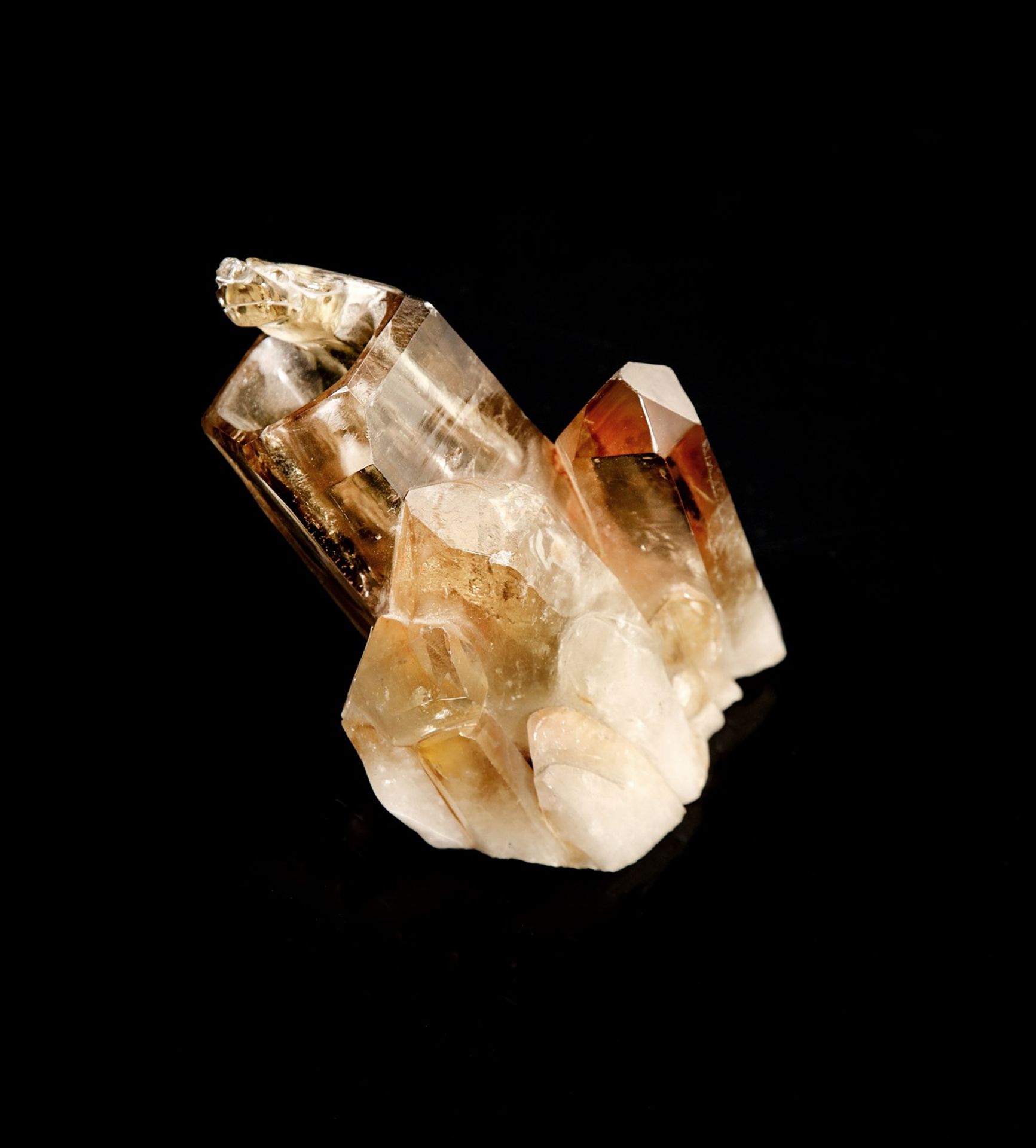 Naturalia A group of quartz crystals Brazil (?) . - Image 2 of 3