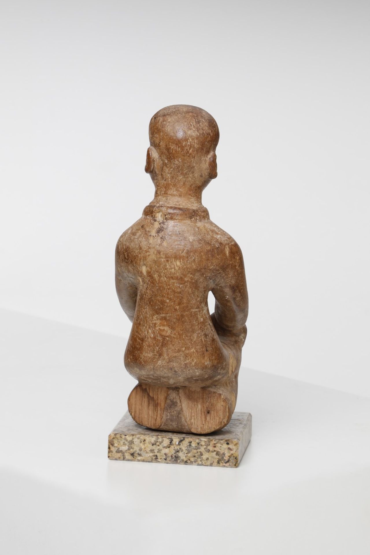 Arte africana Kneeling Man, Yombe (?)Democratic Rep. Congo. - Image 3 of 3