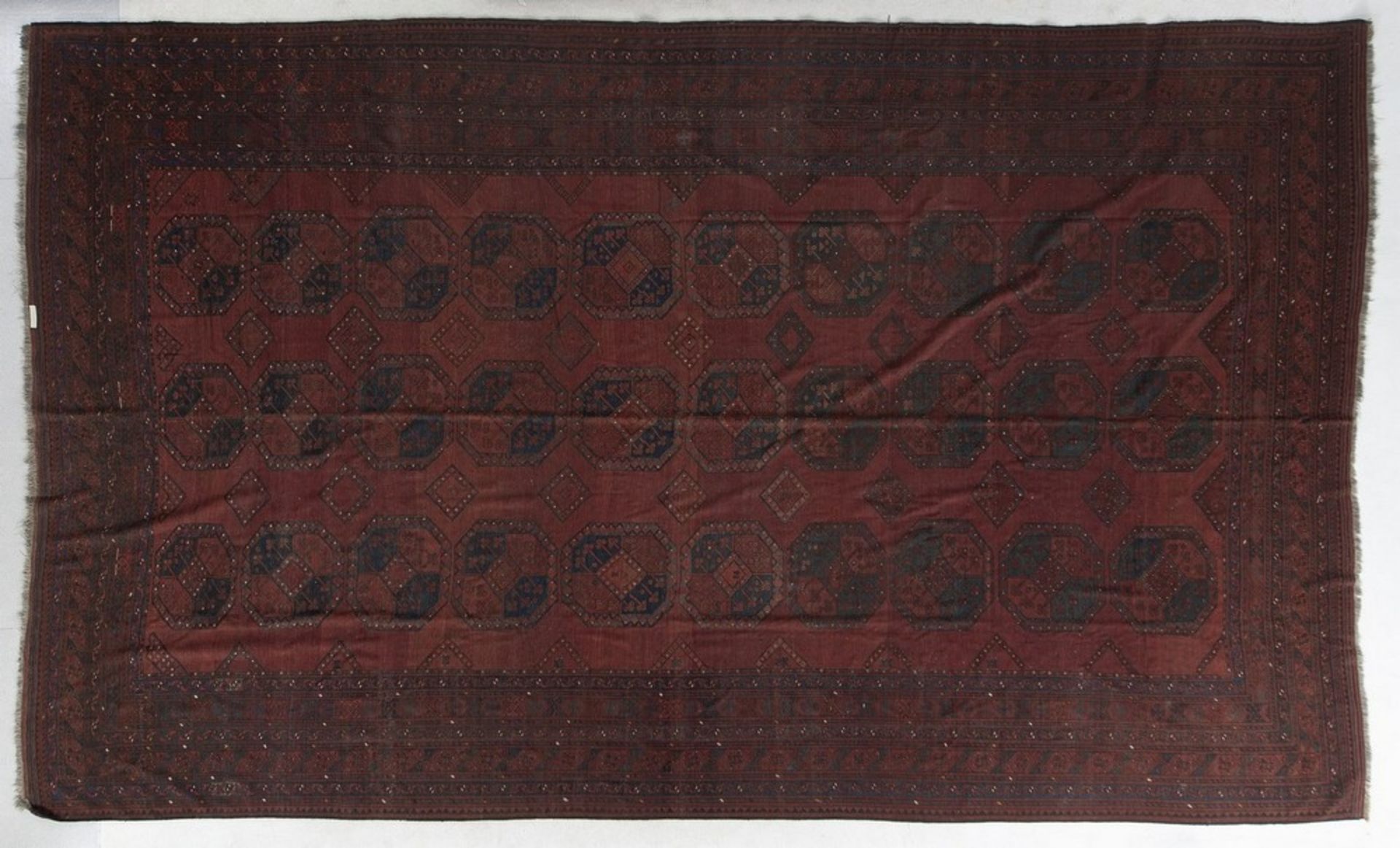 Arte Islamica A very large wool Ersari carpet Afghanistan, early 20th century . - Image 2 of 2