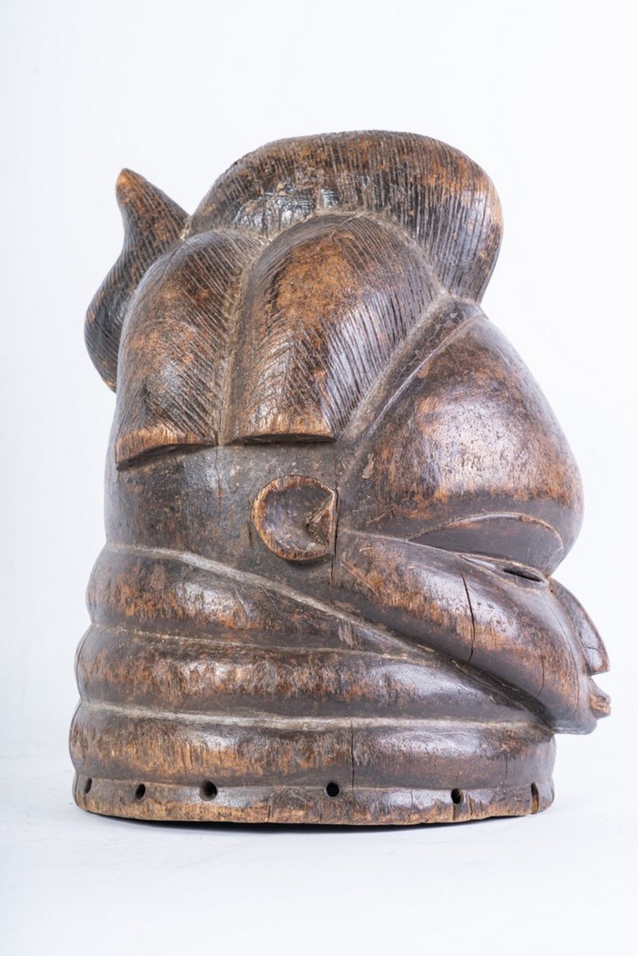 Arte africana Bundu/Sowei mask, MendeSierra Leone. - Image 2 of 4