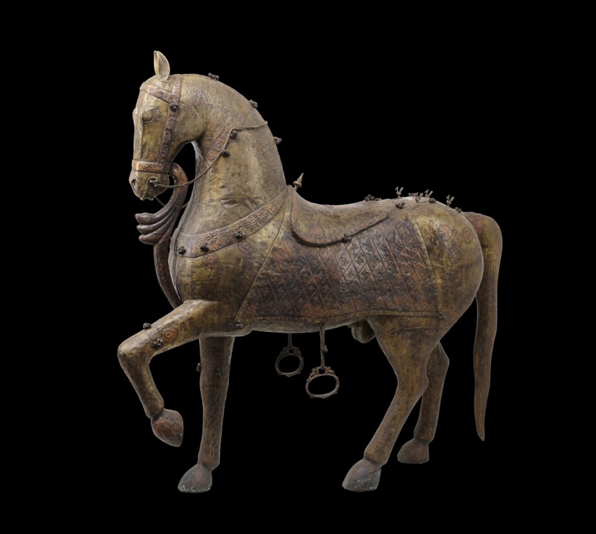 Arte Indiana A highly decorative large wooden horse coated with embossed and engraved copper sheetN - Image 2 of 4