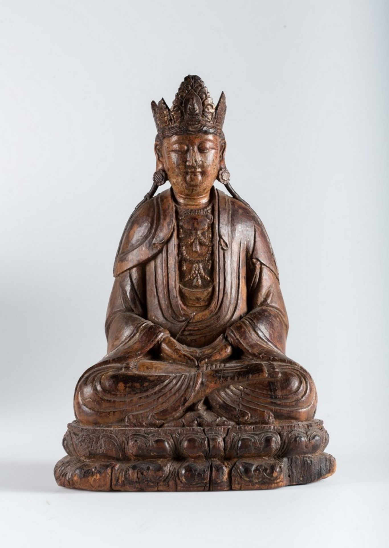 Arte Cinese A hardwood sculpture of Guanyin China, Yuan dynasty, 1279 - 1368.