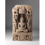 Arte Indiana A Jain sandstone sculpture of a TirthankaraNorth.-Western India, 18th century .