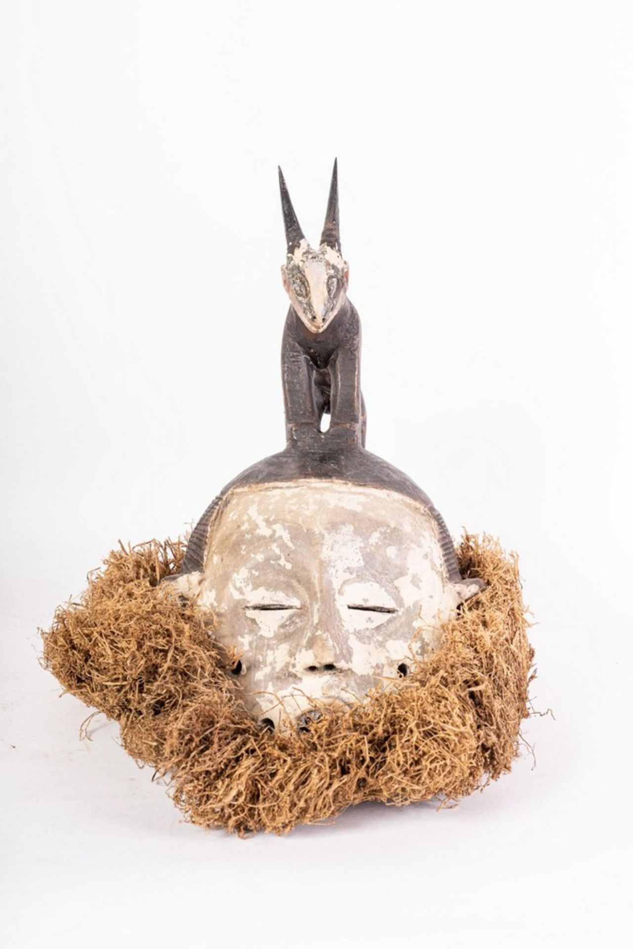 Arte africana  An antelope mask, Ibo (?) Nigeria .