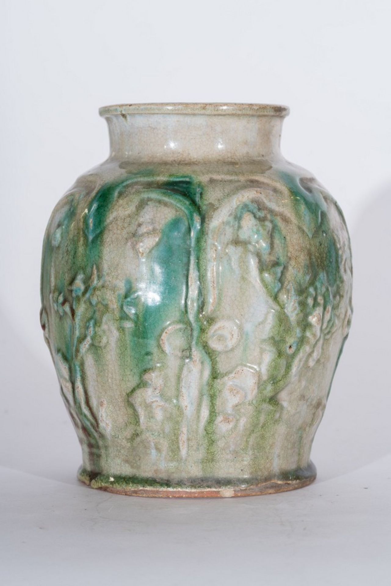 Arte Cinese A Sancai style vase moulded with floral motifs and glazed with dashes of green strainsC - Image 2 of 4