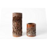 Arte Cinese Two bamboo carved brush pots (bitong)China, Qing dynasty, 19th century .