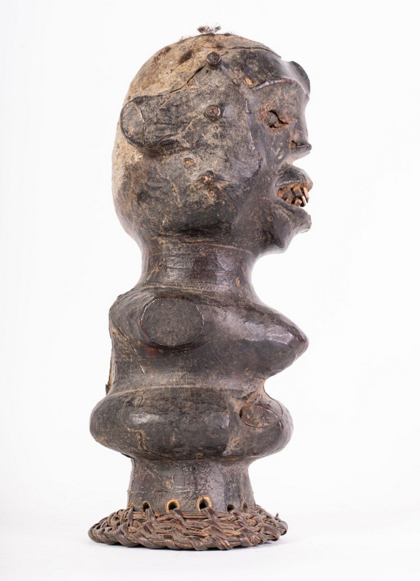 Arte africana Leather headdress, EkoiNigeria. - Image 2 of 4