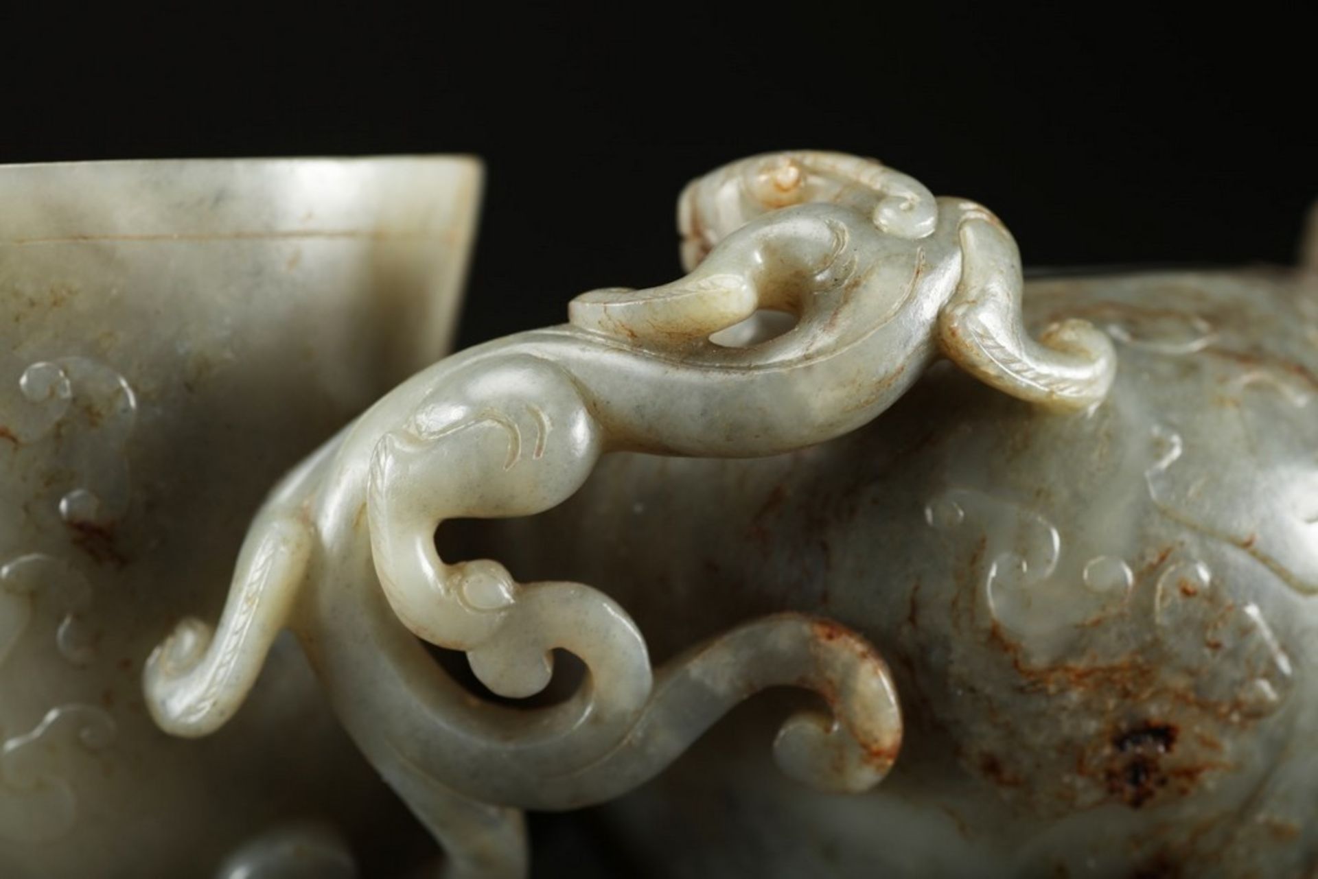 Arte Cinese A grey celadon jade brush holder in the shape of a quail and brush washer vase decorate - Image 5 of 5