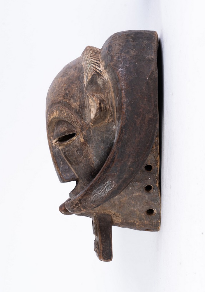 Arte africana Mask with horns, LubaD.R. Congo. - Image 3 of 4
