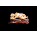 Arte Indiana An ivory carved figure of baby Jesus Christ India, Goa, 18th century .