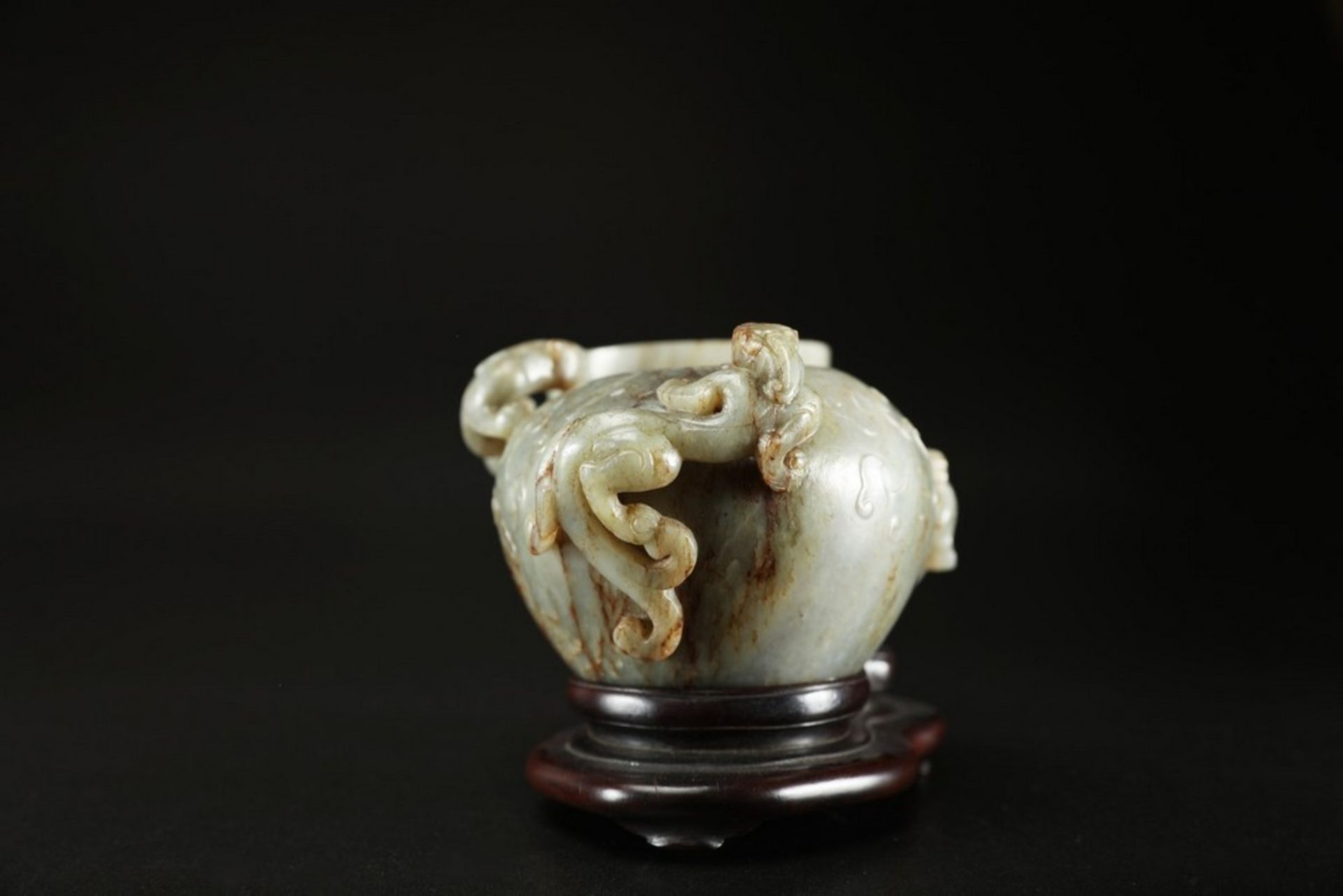 Arte Cinese A grey celadon jade brush holder in the shape of a quail and brush washer vase decorate - Image 3 of 5