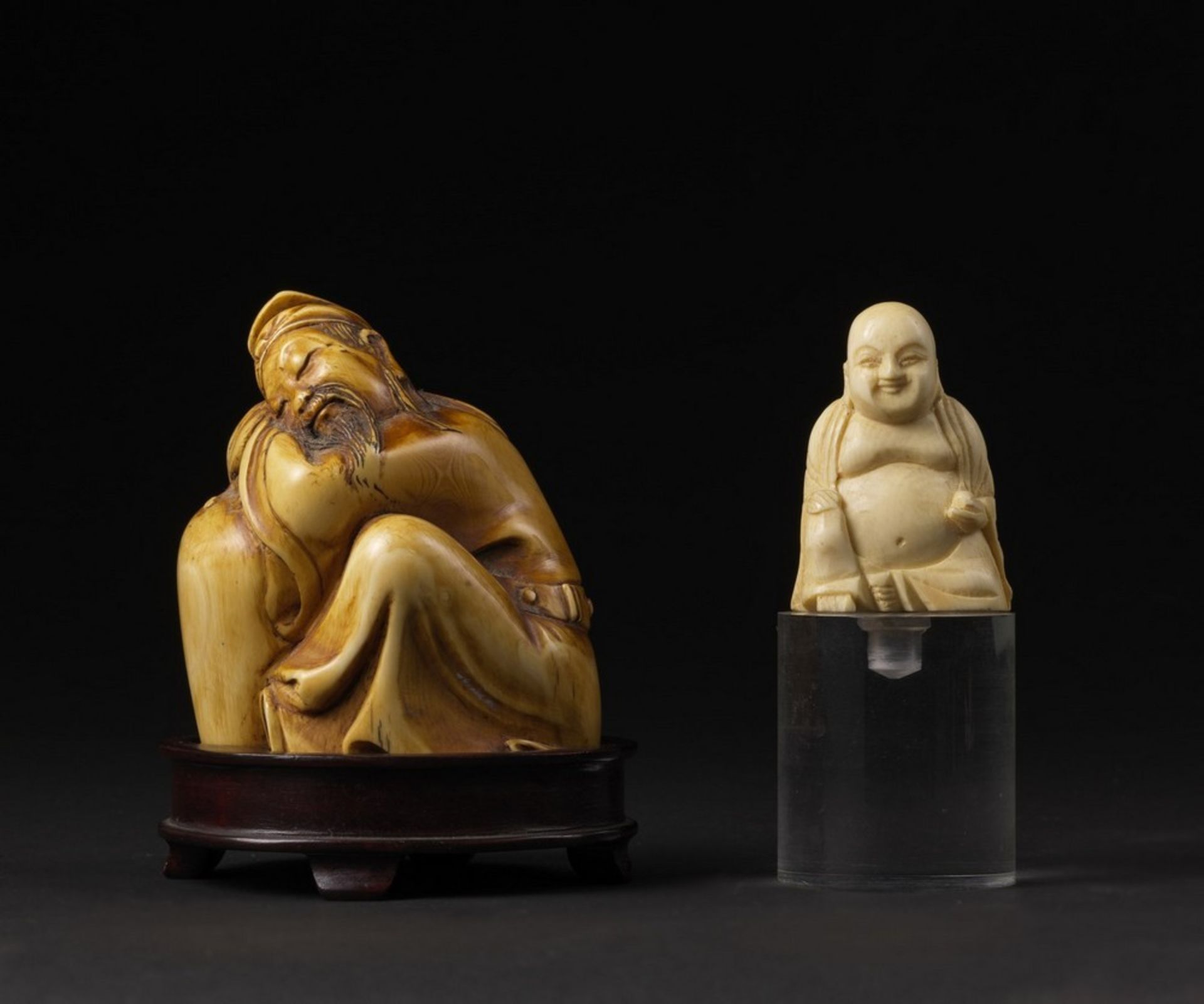 Arte Cinese Two ivory carving: one Budai and a scholar China, late 19th-early 20th century .