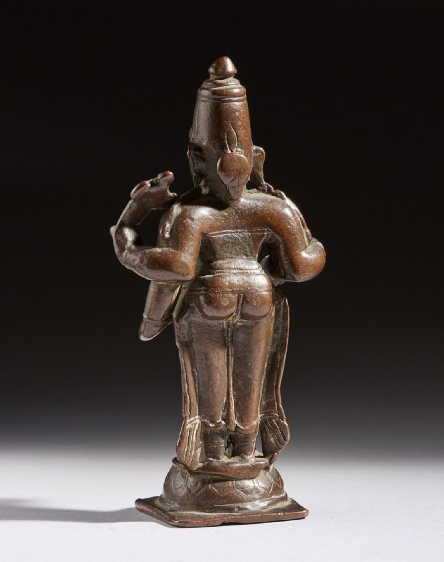 Arte Indiana A four-armed bronze figure of Vishnu India, 17th-18th century . - Image 2 of 3