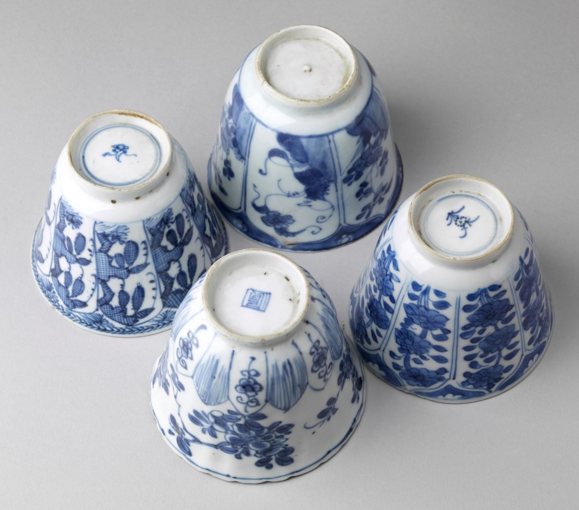 Arte Cinese A group of four blue and white porcelain cups China, Qing dynasty, early 17th century . - Image 4 of 4