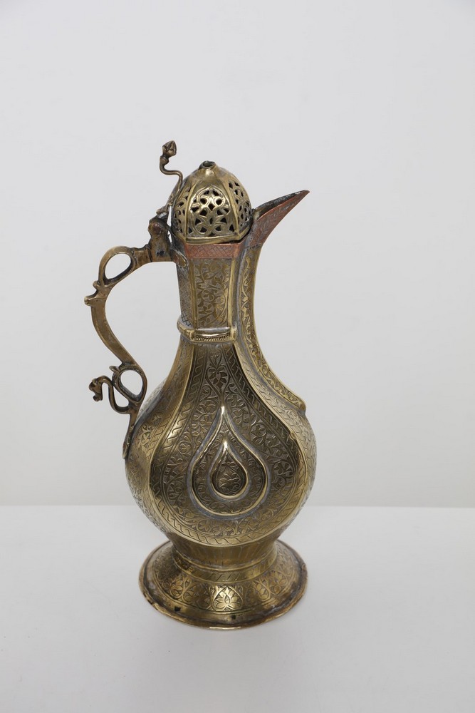 Arte Islamica A collection of seven metal engraved large coffee pots Central Asia, Iran and Kashmir - Image 2 of 4