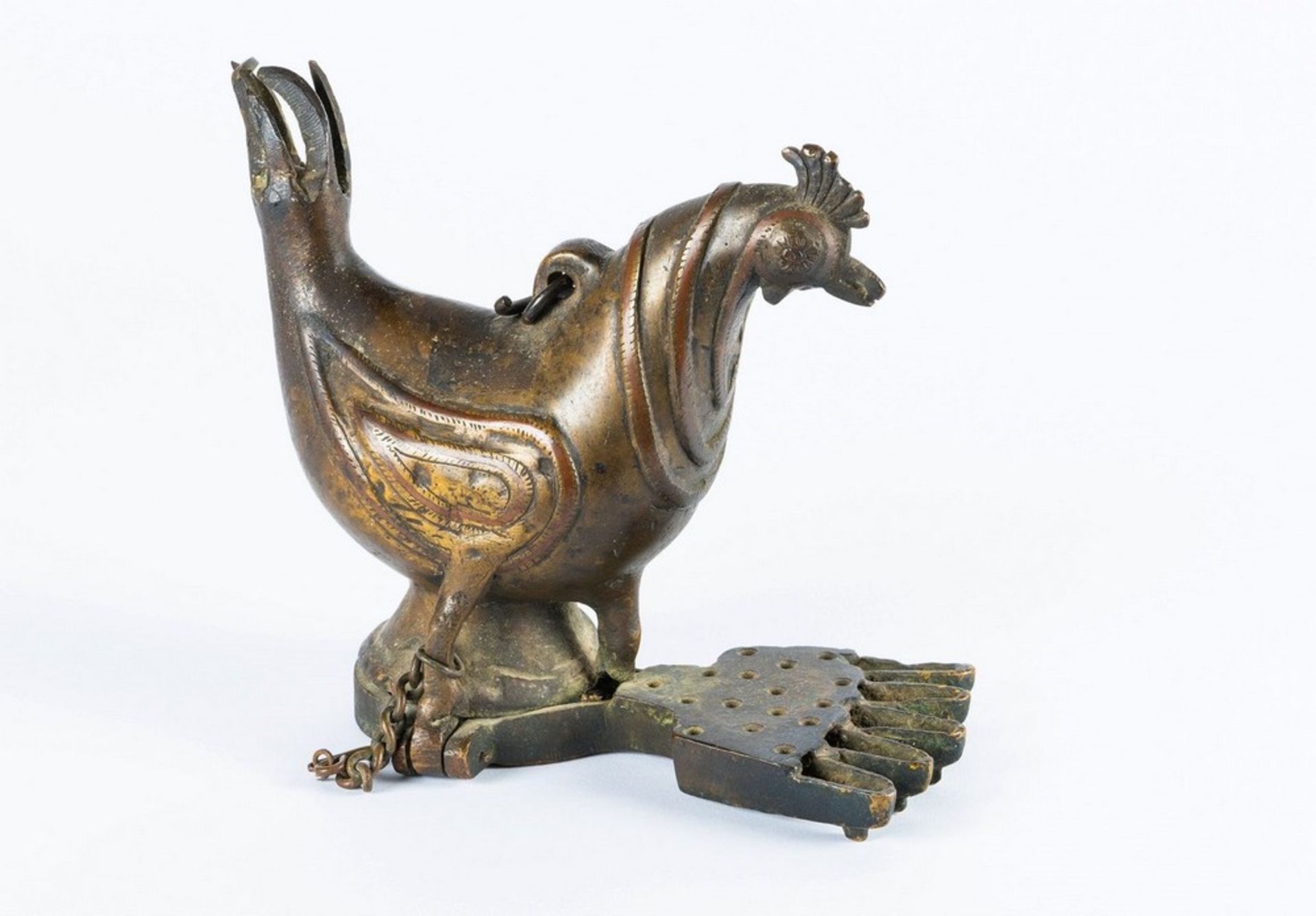 Arte Indiana Part of a devotional bronze lamp in the shape of a roosterSouthern India, 19th century - Image 3 of 4