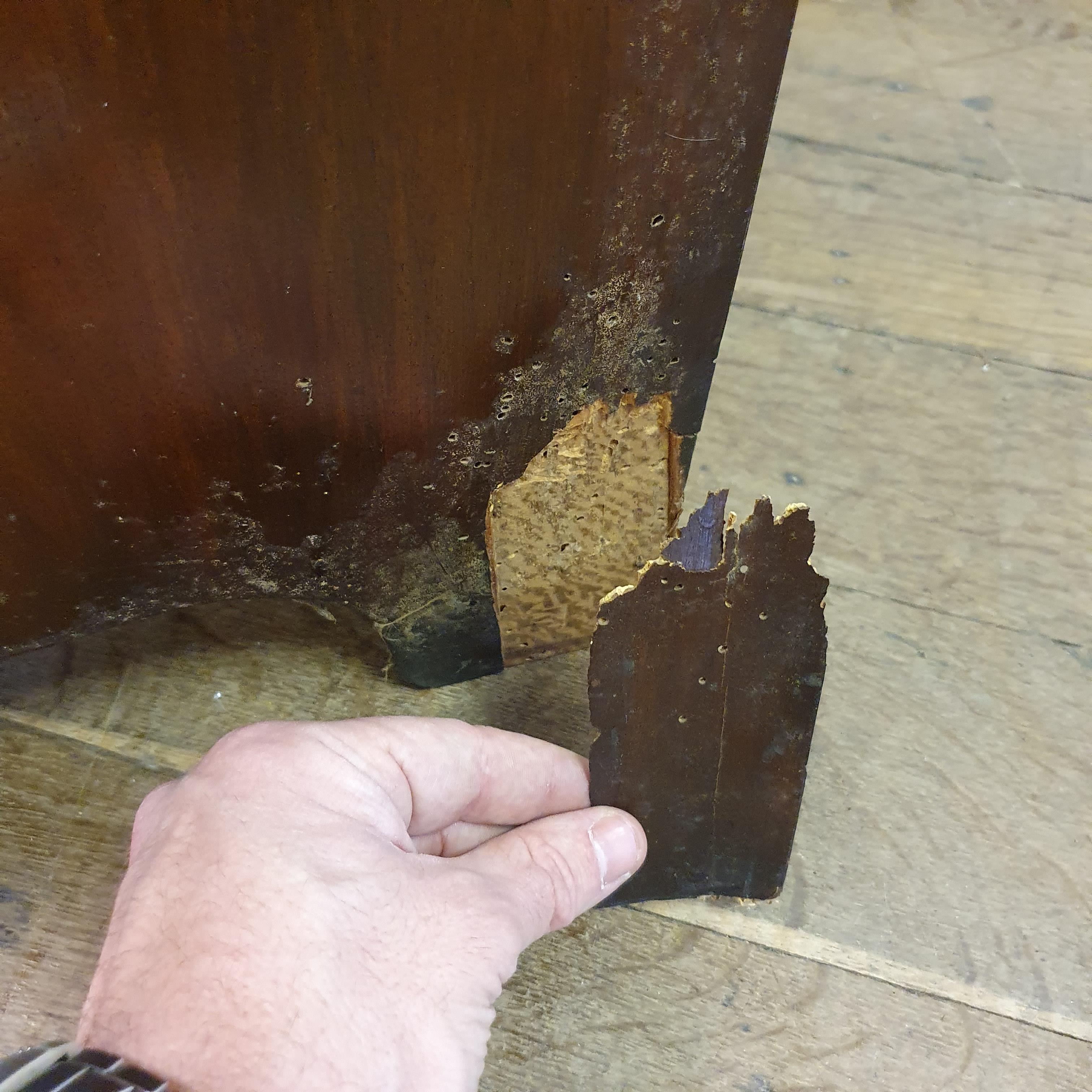 A walnut bow fronted chest, having six drawers on bracket feet, 60 cm wide - Image 6 of 6