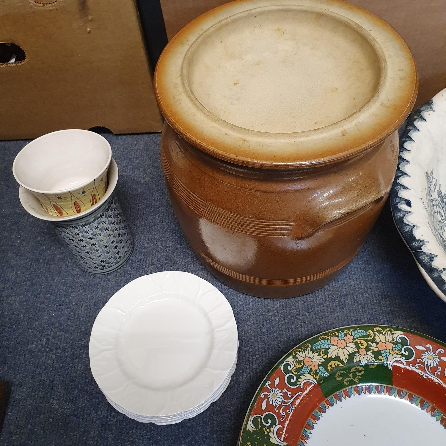 A Royal Crown Derby part tea service, and other assorted ceramics (2 boxes) - Image 6 of 6