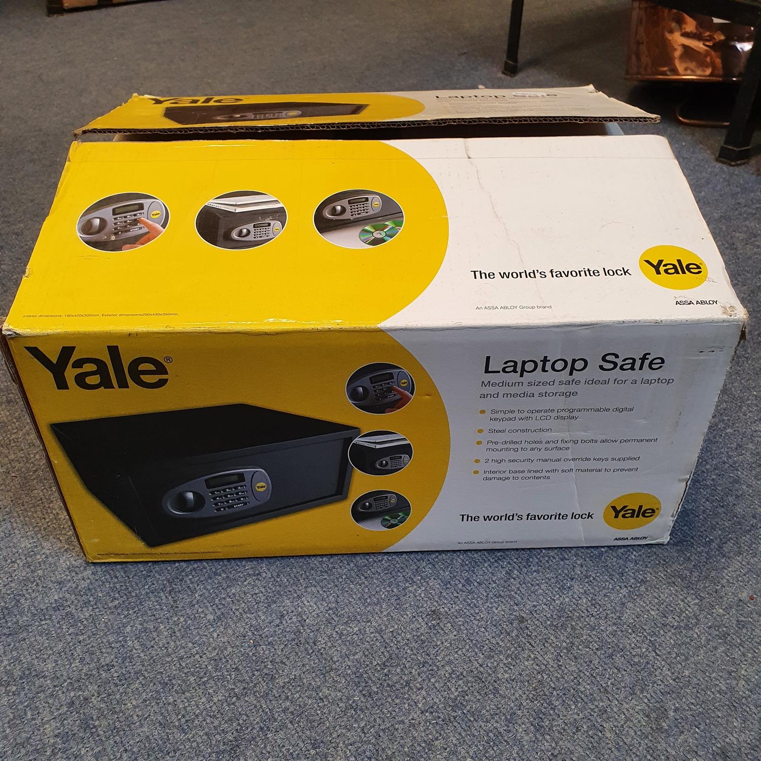 A Yale laptop safe, a pair of table lamps, and other items (2 boxes) - Image 3 of 3