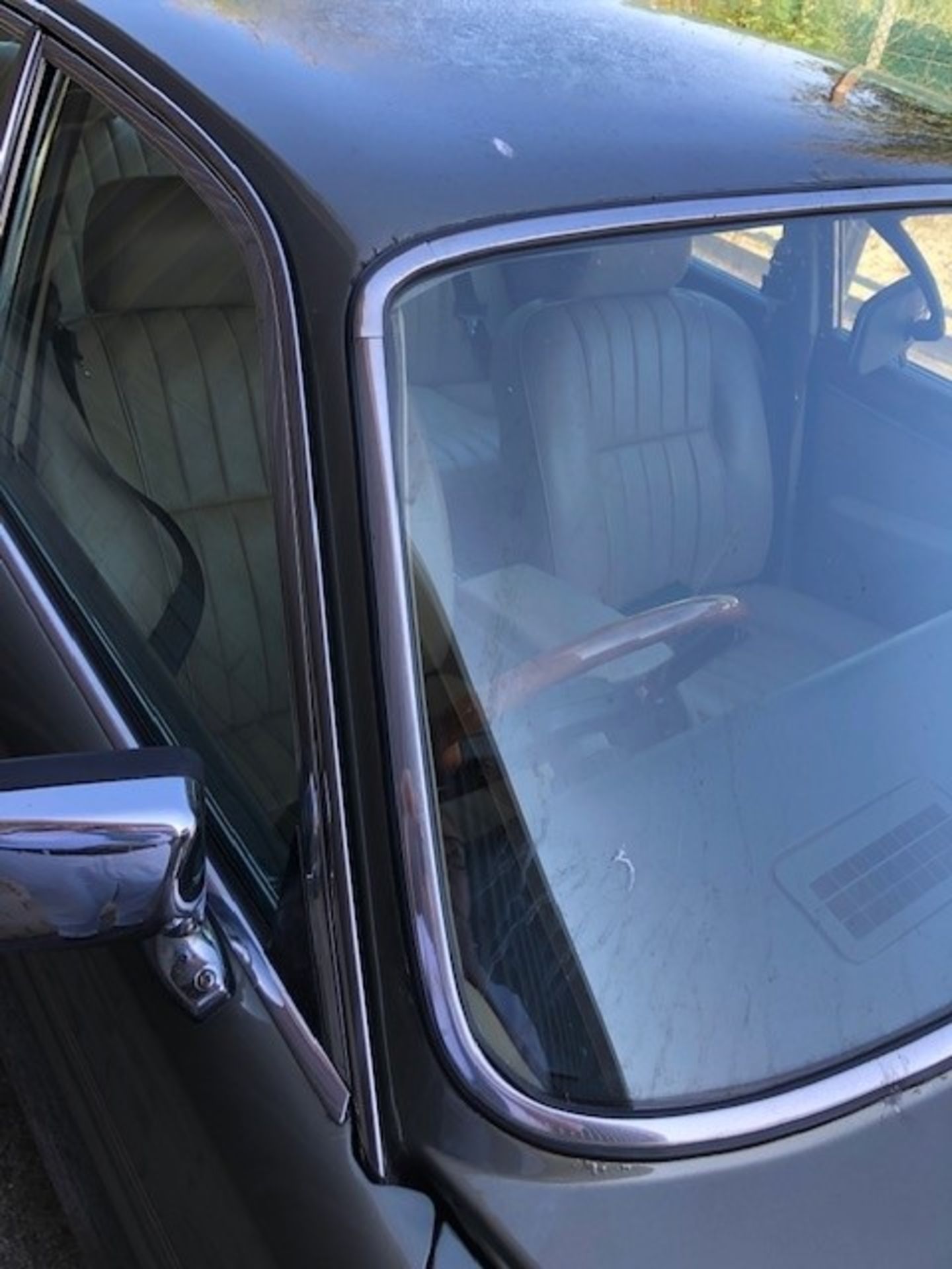 1987 Jaguar Sovereign V12 Series III Registration number D936 UGT Grey with a cream leather interior - Image 18 of 20