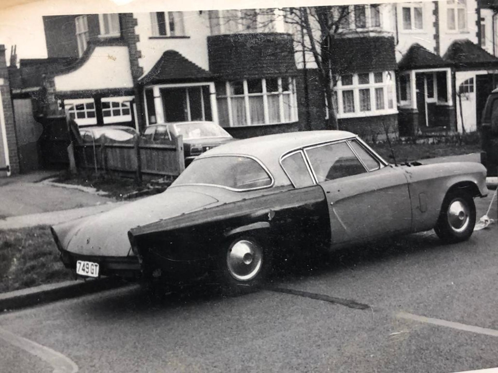 1953 Studebaker Commander Registration number MKV 511 Chassis number 8306086 Engine number V223480 - Image 33 of 95