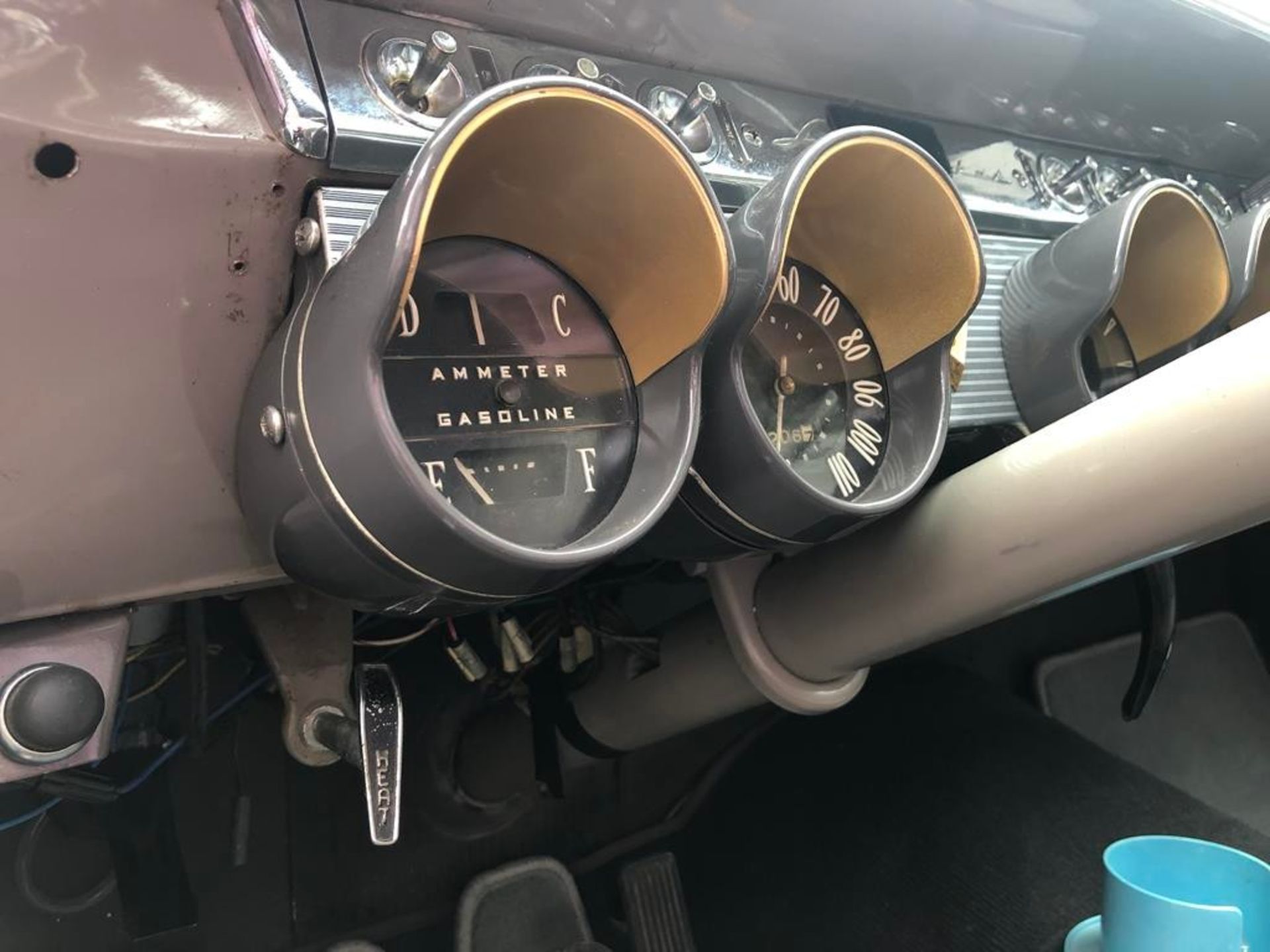 1953 Studebaker Commander Registration number MKV 511 Chassis number 8306086 Engine number V223480 - Image 16 of 95