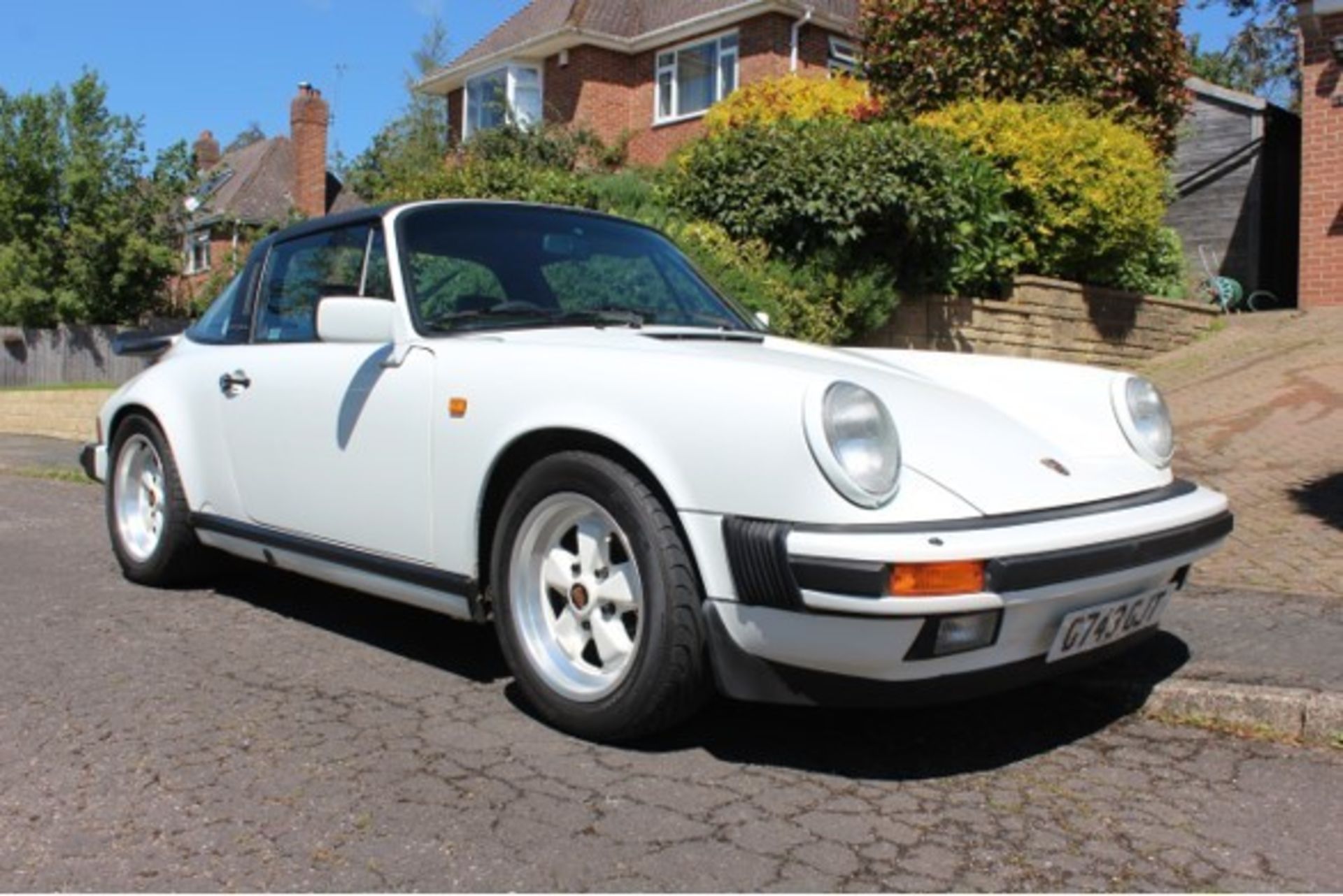 1989 Porsche 911 Sport Targa Registration number G743 GJT Chassis number WPOZZZ91ZKS141030 Grand - Image 17 of 81