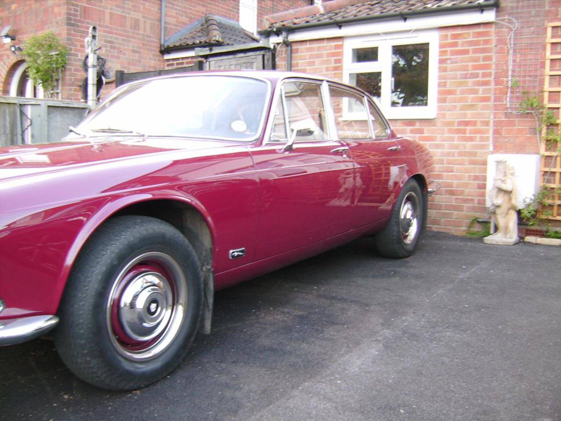 1971 Jaguar XJ6 Registration number JWB 624J Chassis number 1G8743BW MOT expires March 2022 Rare 2.8 - Image 11 of 12