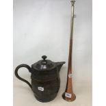 A copper hunting/coaching horn, 51 cm, and a coopered oak jug, 22 cm high (2)