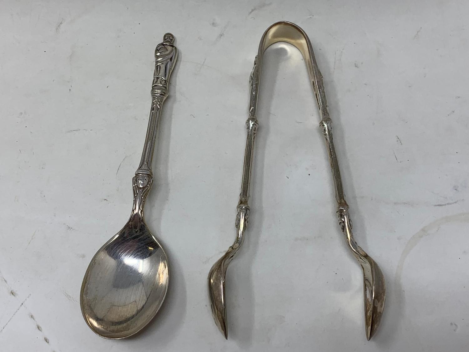 A set of twelve silver teaspoons, with matching sugar tongs, having apostle finials, Sheffield 1927, - Image 5 of 5