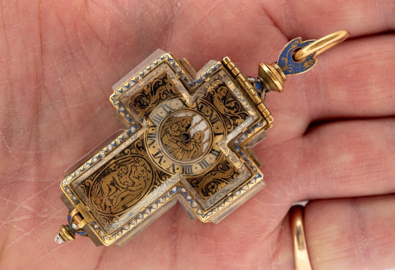 A 17th century cruciform jewel watch, the 1.8 cm diameter chapter ring with Roman numerals, centered - Image 17 of 17