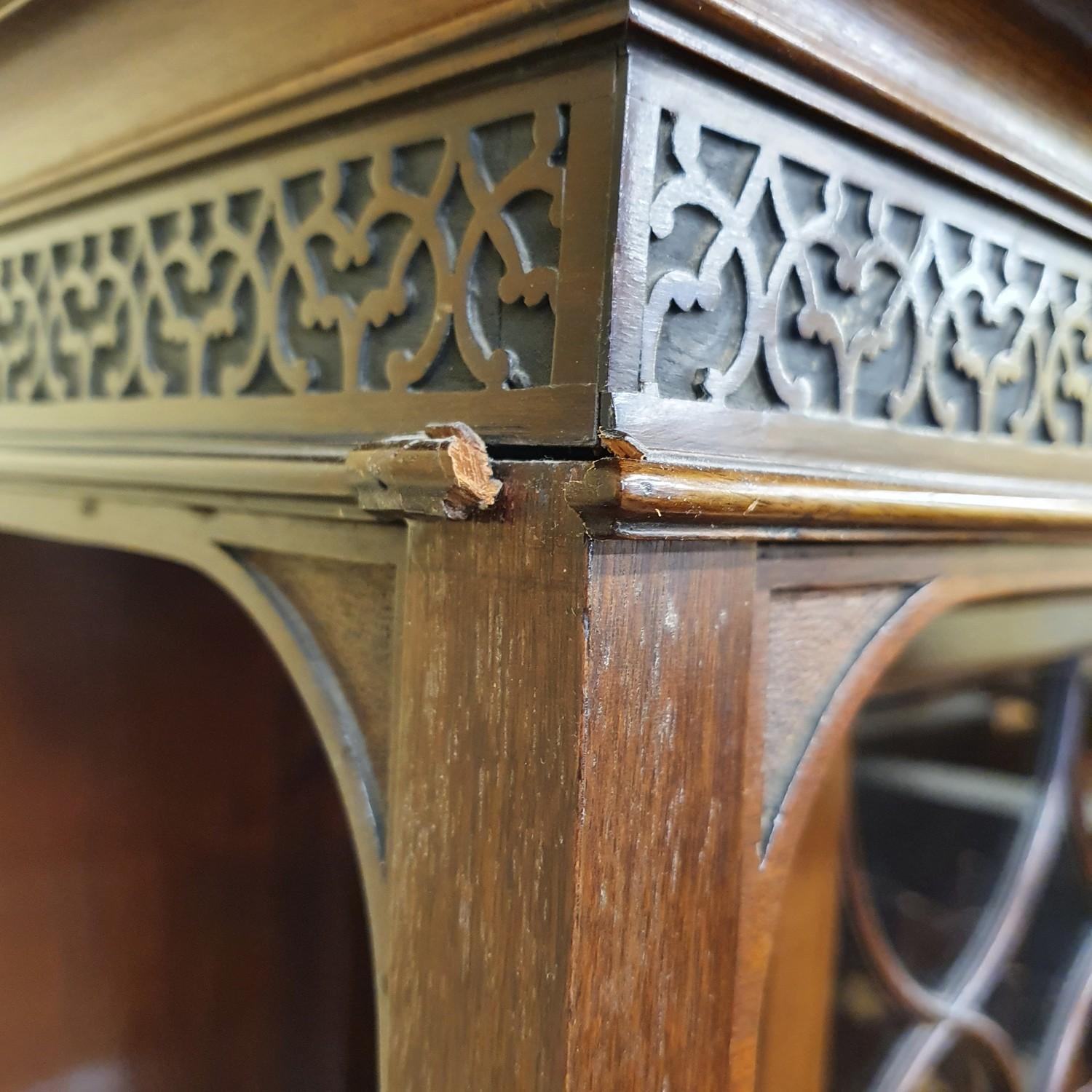 An early 20th century mahogany display cabinet, on bracket feet, 92 cm wide - Image 3 of 4