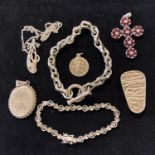 Assorted silver and other costume jewellery