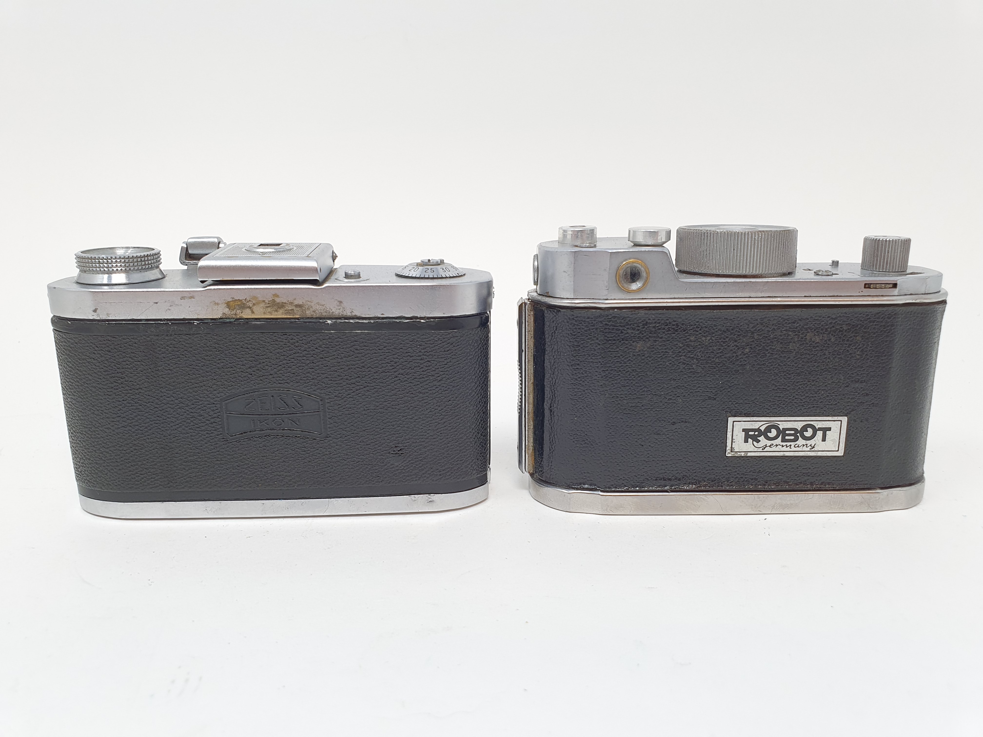 A Robot camera and a Zeiss Ikon Tenax (2) Provenance: Part of a vast single owner collection of - Image 3 of 3