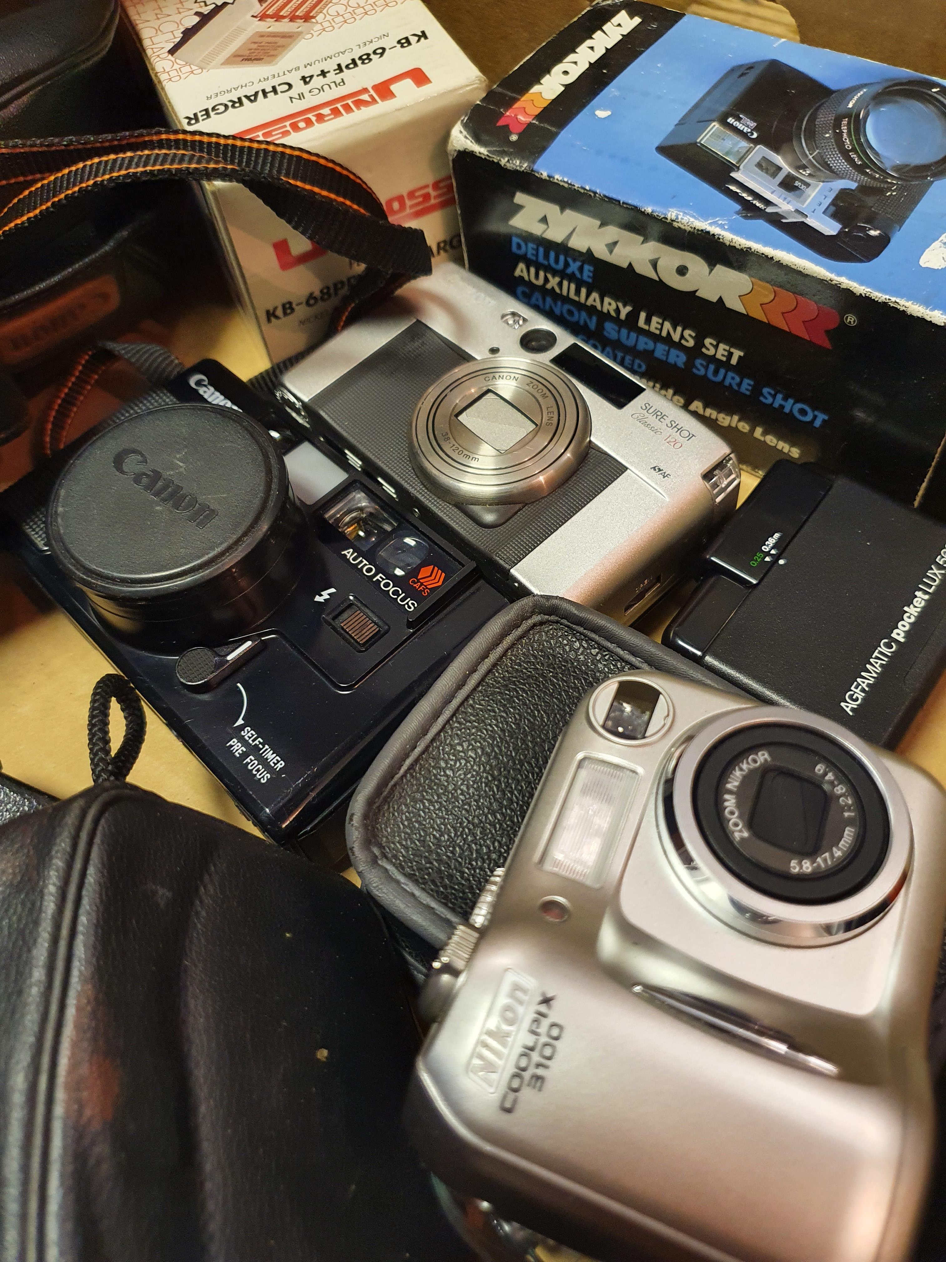 A Canon Z70w camera, a Konica camera, a Nikon Cooldix 3100 camera, a Canon AF35M camera, a - Image 2 of 5