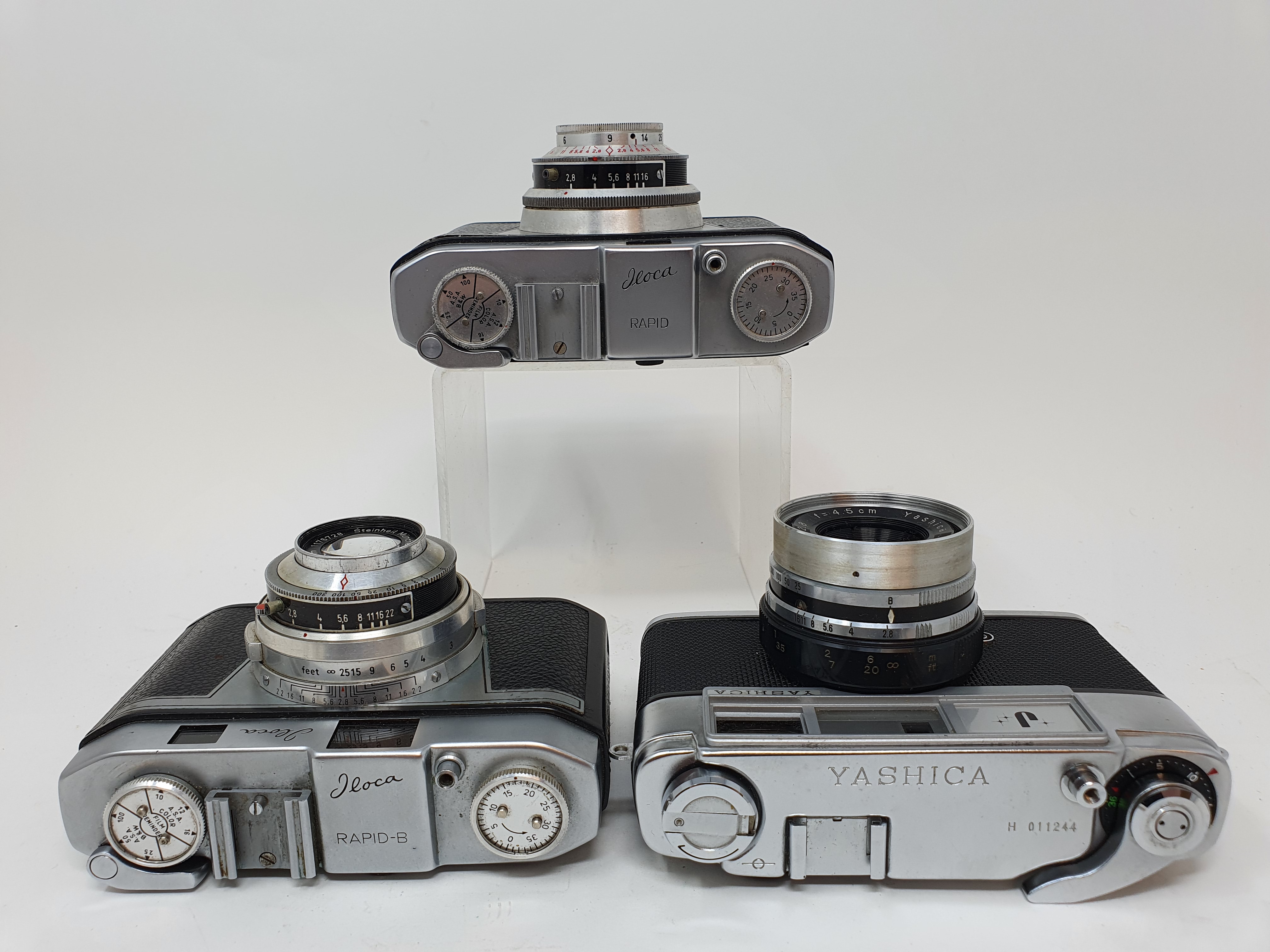 A Yashica camera, an Iloca Rapid-B camera and an Iloca Rapid camera, in outer leather case - Image 3 of 5