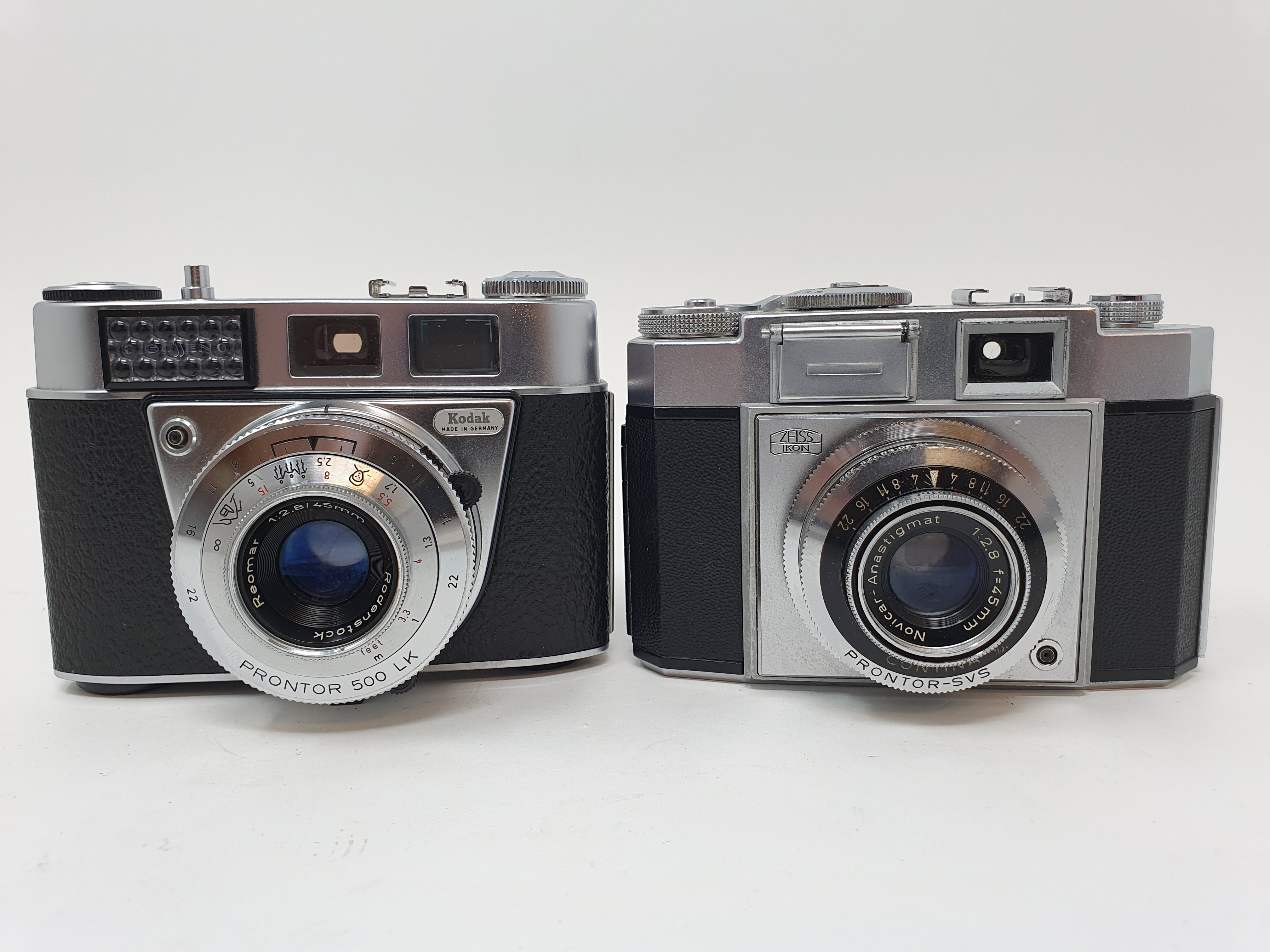 A Kodak Retinette 1 B camera and a Zeiss Ikon camera (2) Provenance: Part of a vast single owner