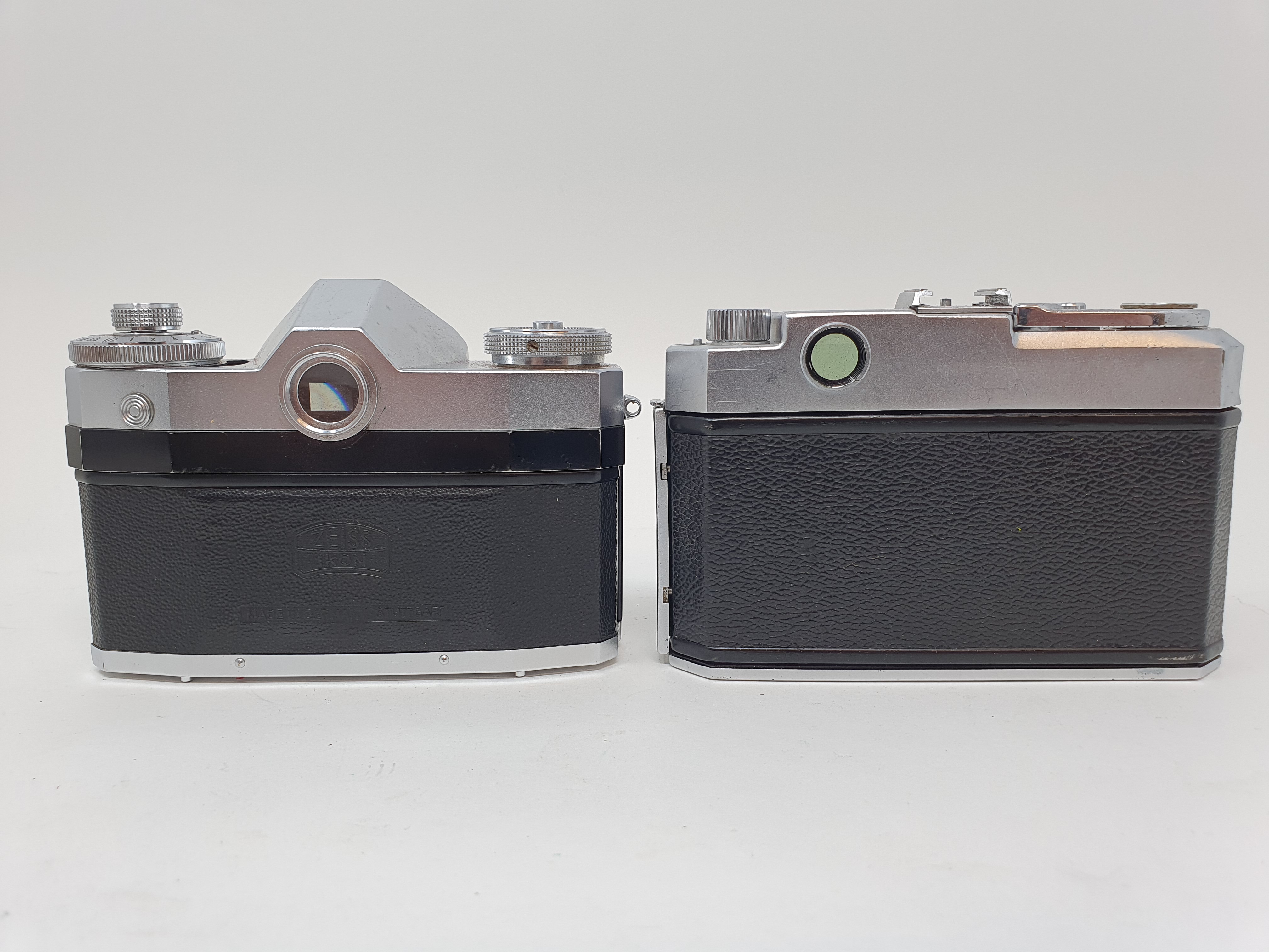 An Aires 35-III camera, serial number 605810, with leather outer case, and a Zeiss Ikon Contaflex - Image 4 of 5