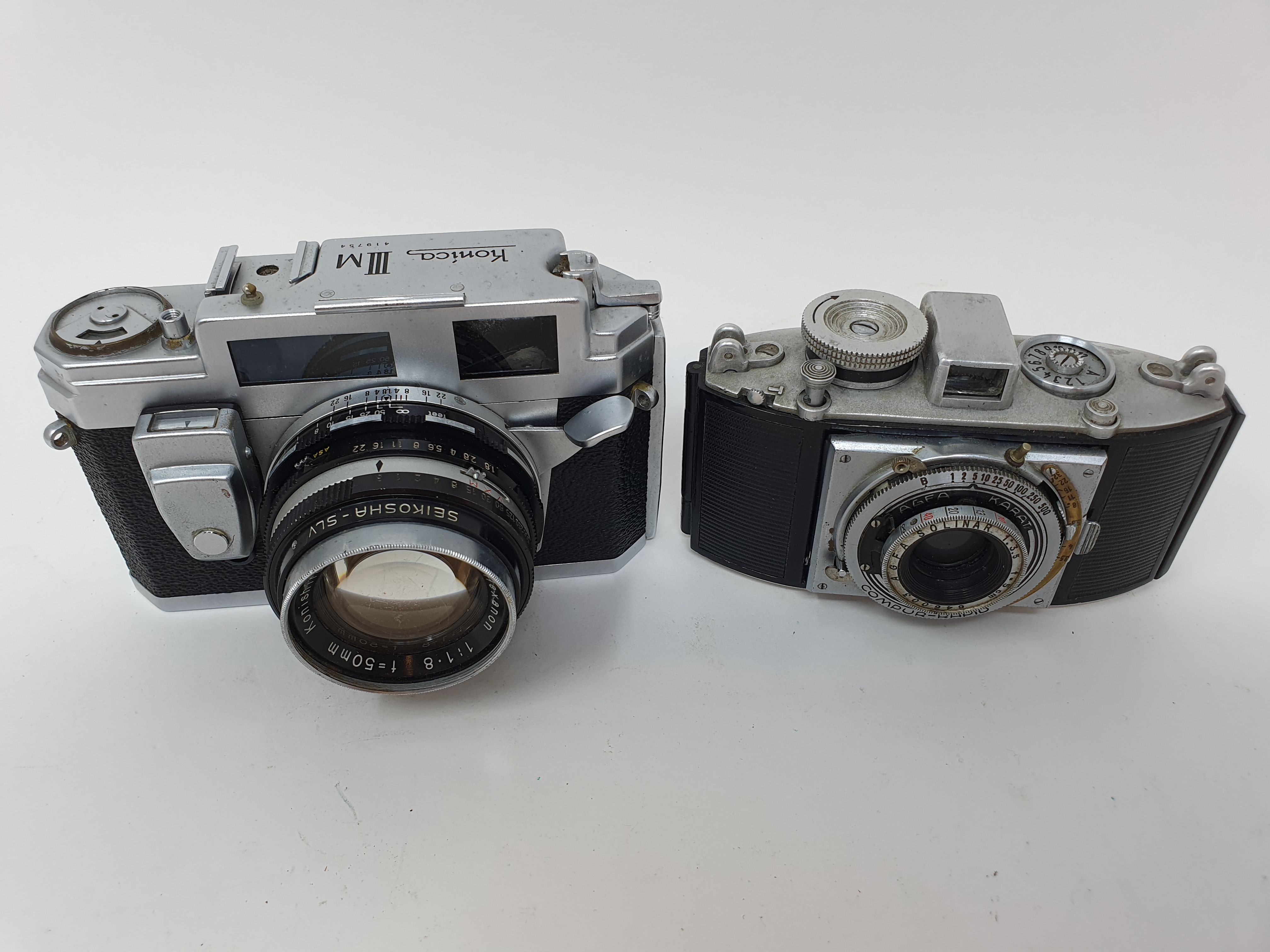 A Konica III M camera, serial number 419754, and an Agfa camera (2) Provenance: Part of a vast - Image 2 of 4