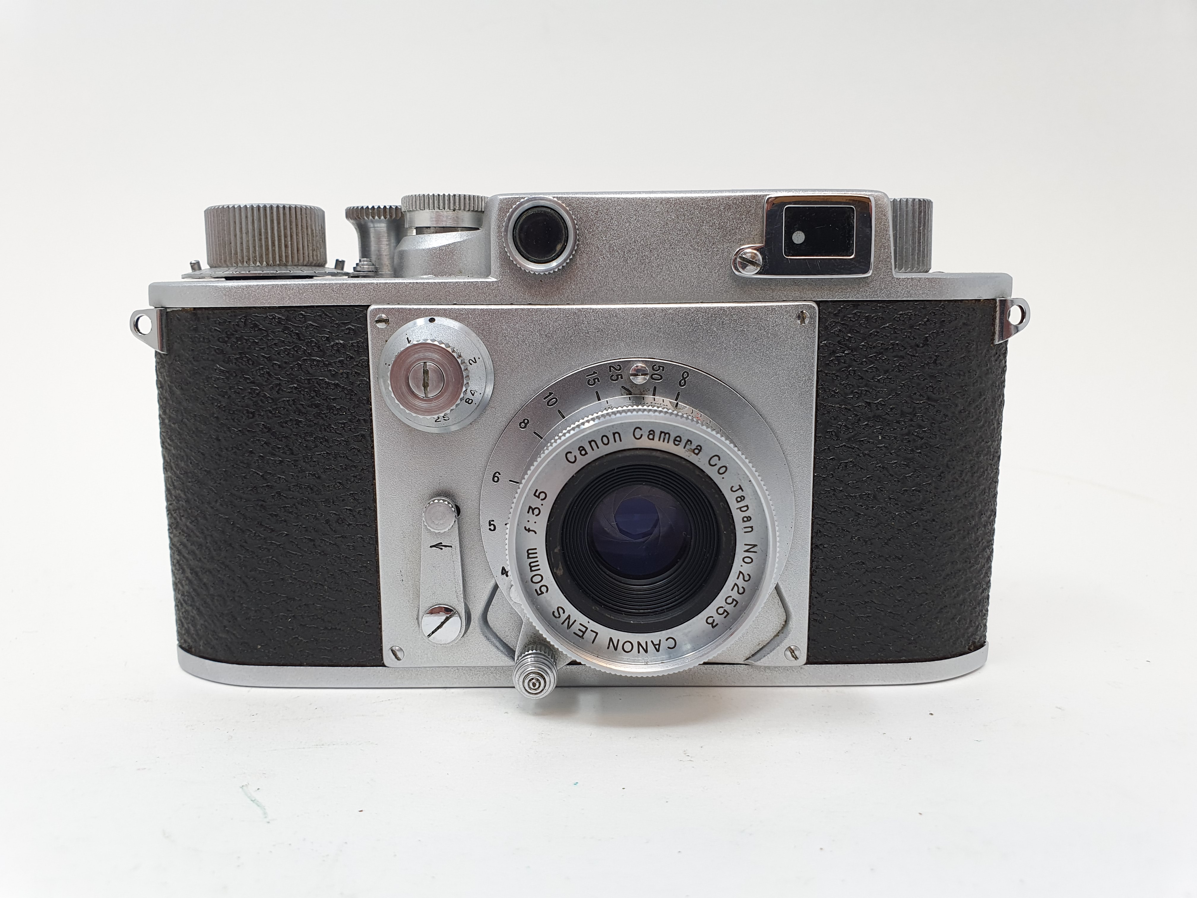 A Minolta-35, serial number 11285 Provenance: Part of a vast single owner collection of cameras,