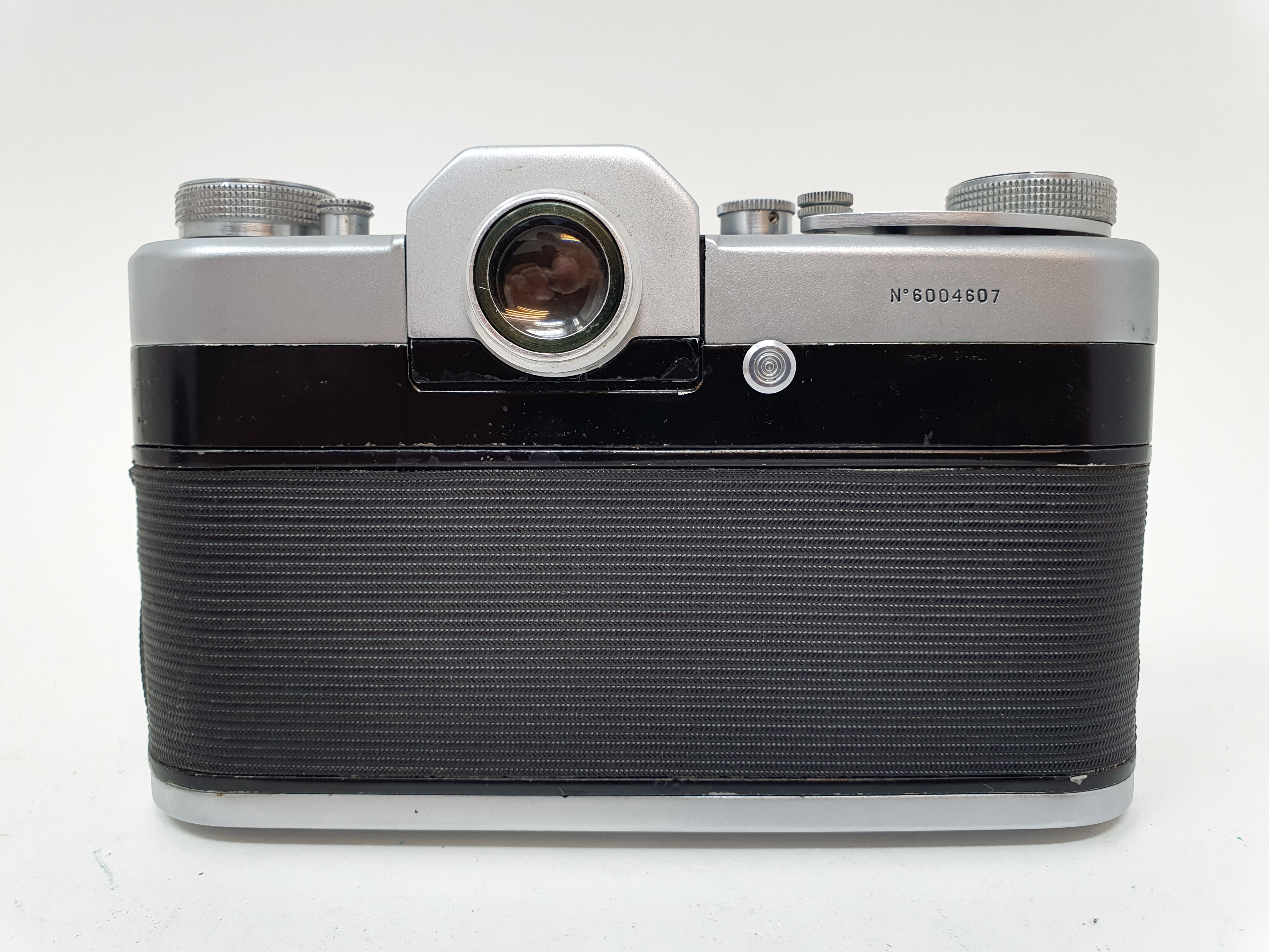 A Russian Cmapm camera, serial number 6004607 Provenance: Part of a vast single owner collection - Image 4 of 4