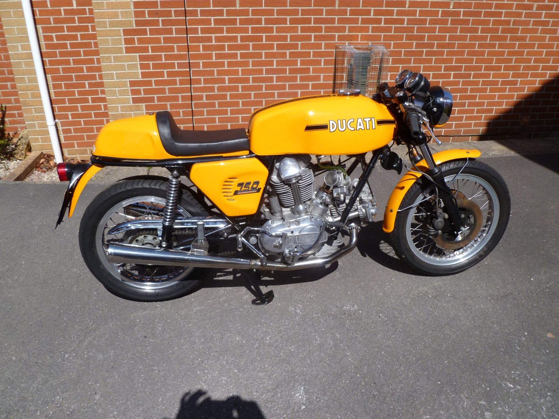 1974 Ducati 750 Sport Registration LDB 946P Frame number 756596 Engine number 756636 25,588 recorded - Image 2 of 9