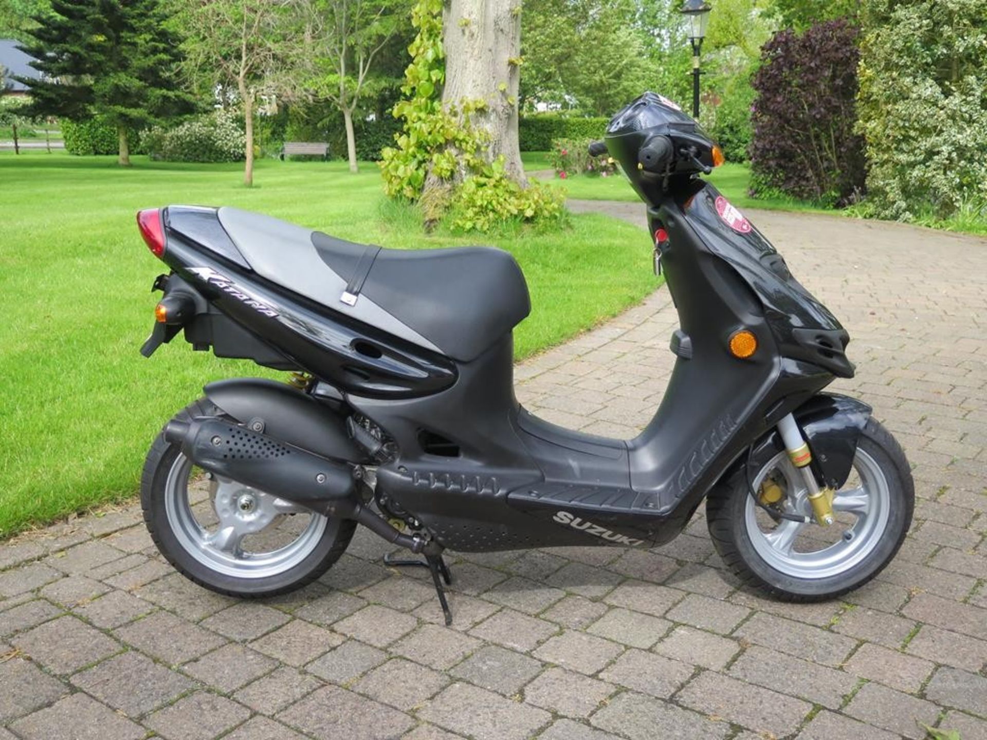 1997 Suzuki AY50 Katana scooter Unregistered Engine number A181 103331 215 recorded miles - Image 2 of 9