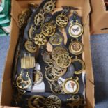 Various horse brasses (box)