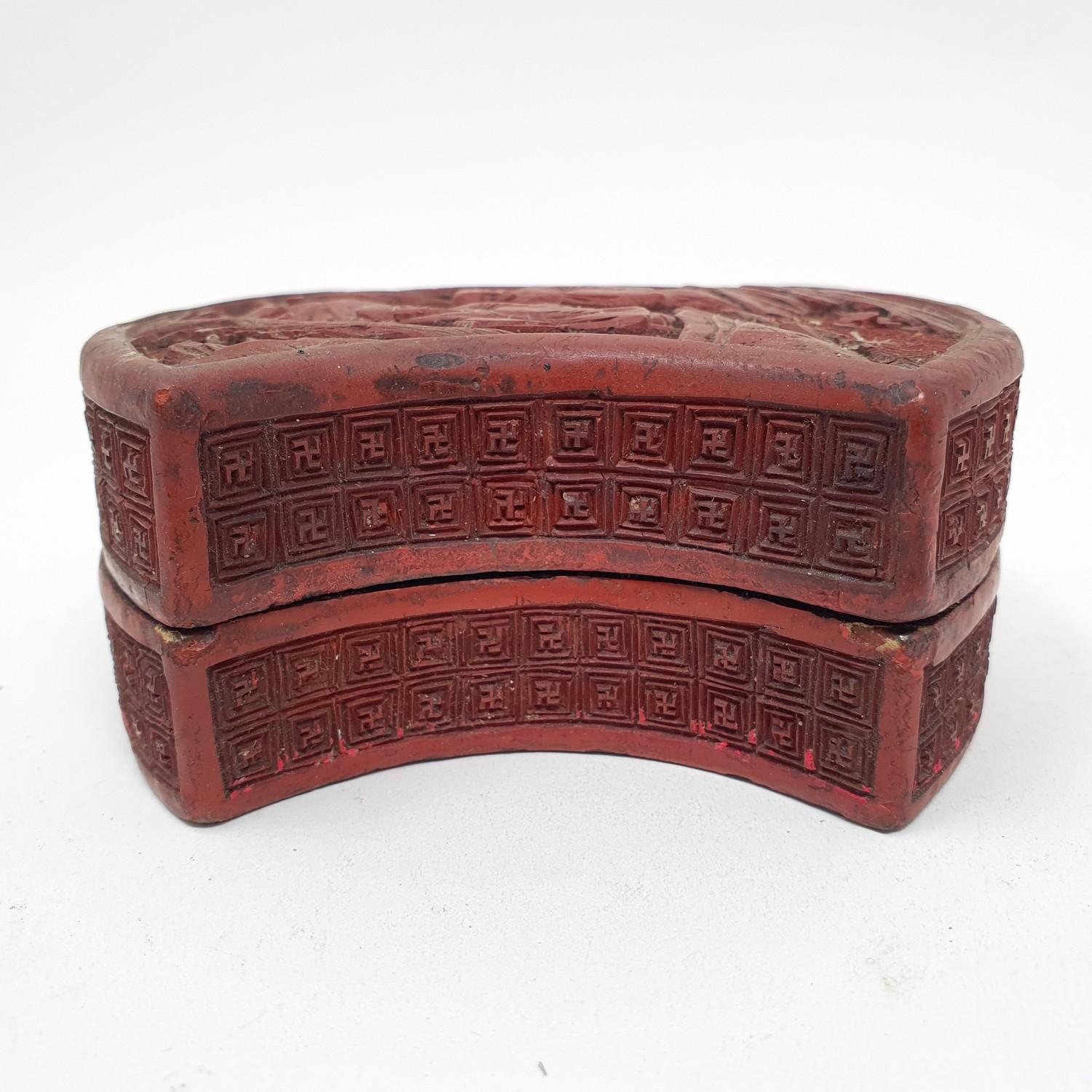A Chinese cinnabar lacquered box, of shaped form, decorated two figures, 11 cm wide - Image 7 of 10
